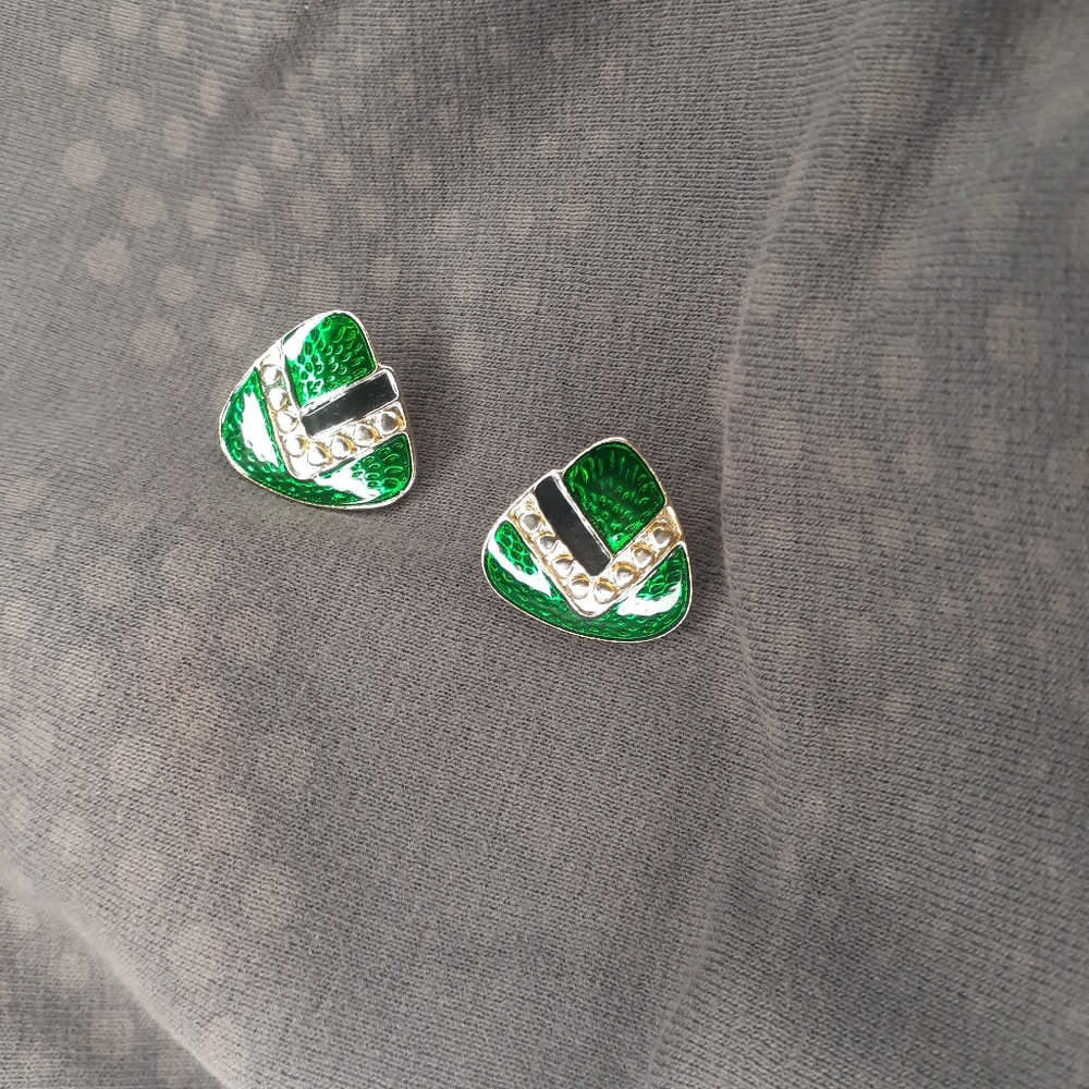 Vtg 80's Triangle V Earrings